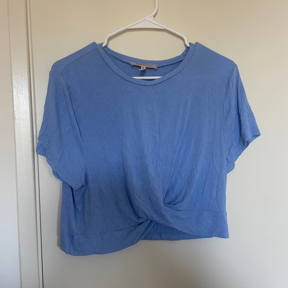 BCBGeneration Blue Croptop twist front